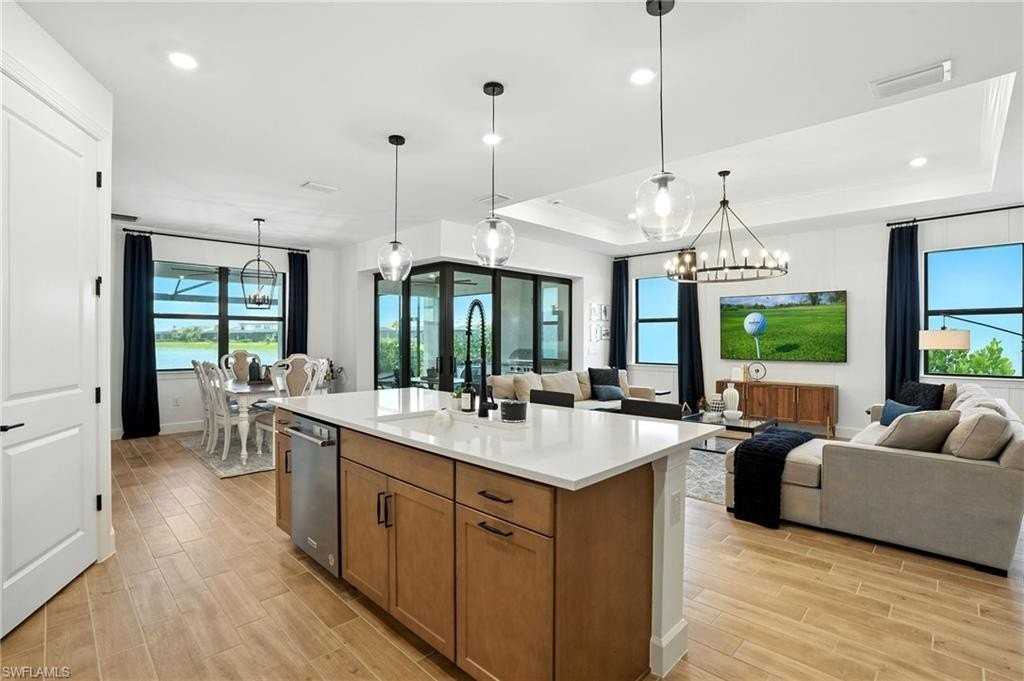 18282 Parksville Drive - Photo 4 of 50