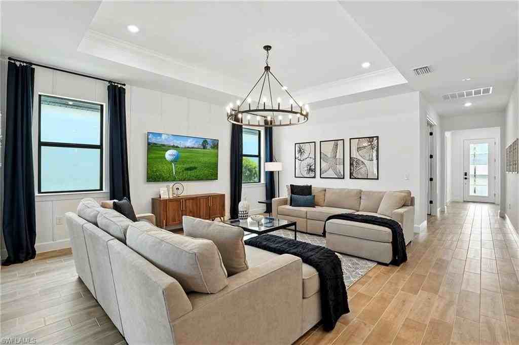 18282 Parksville Drive - Photo 5 of 50