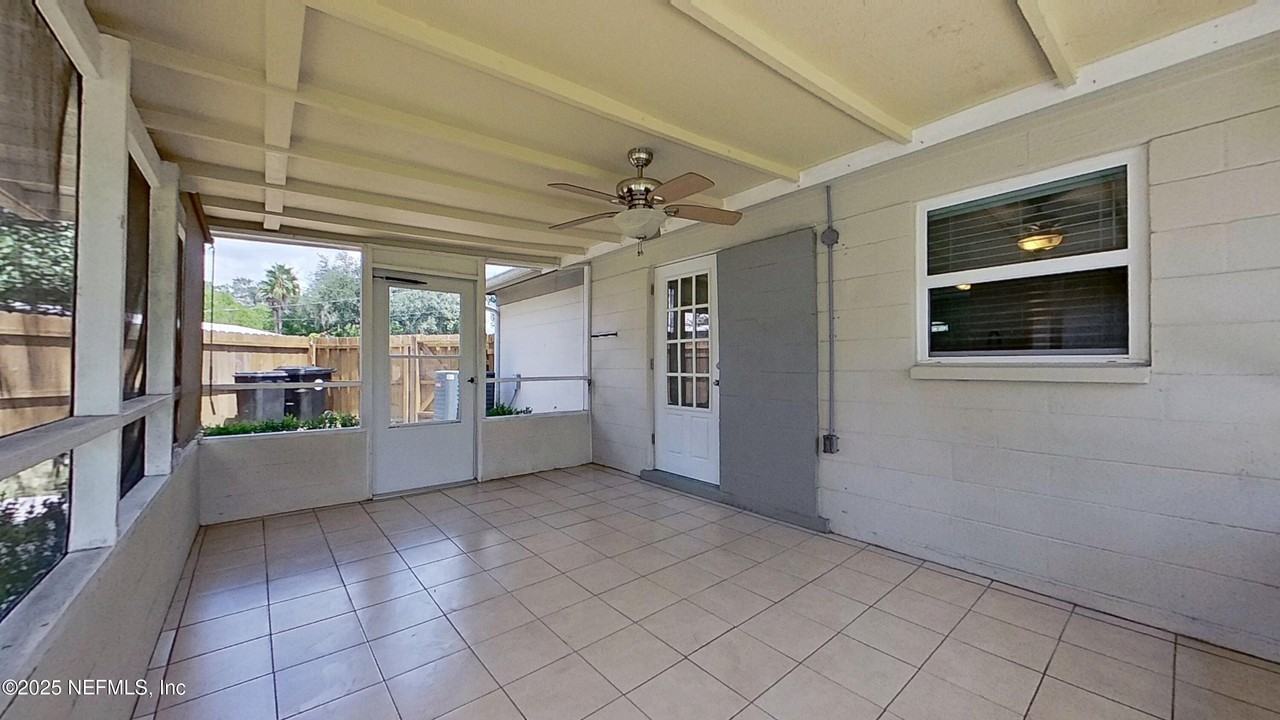 399 Toccoa Rd - Photo 6 of 31