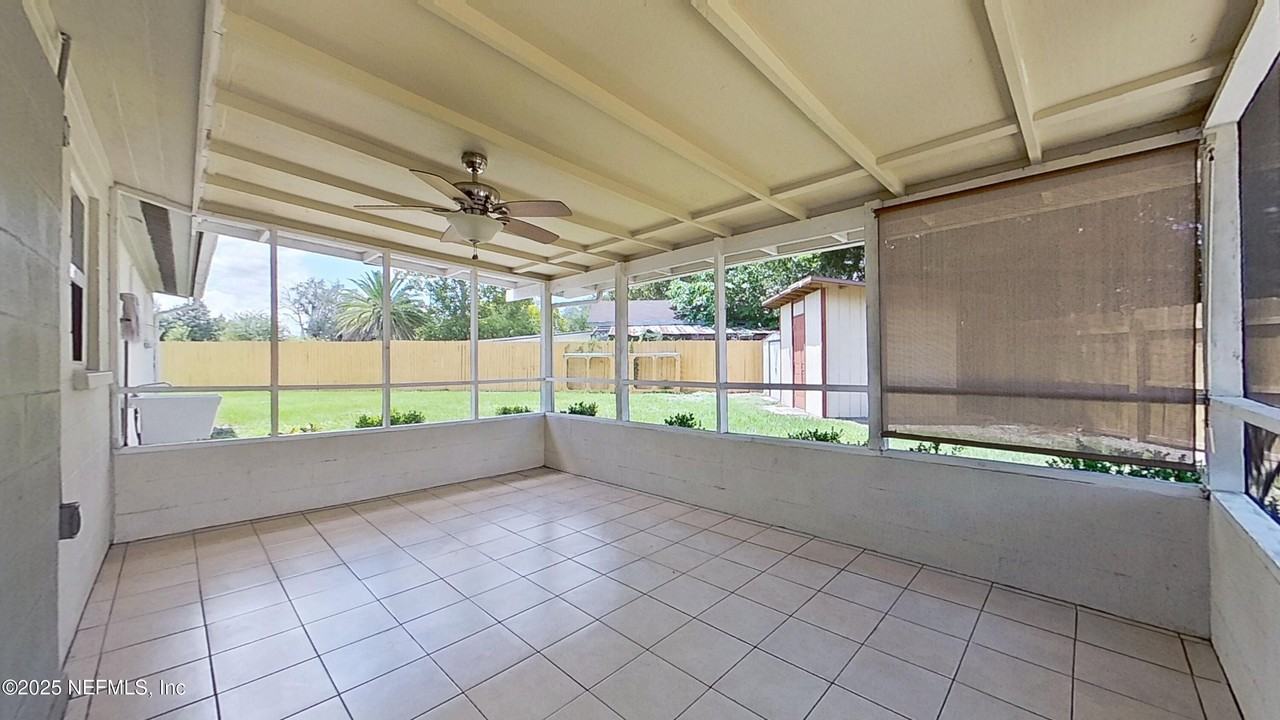 399 Toccoa Rd - Photo 7 of 31