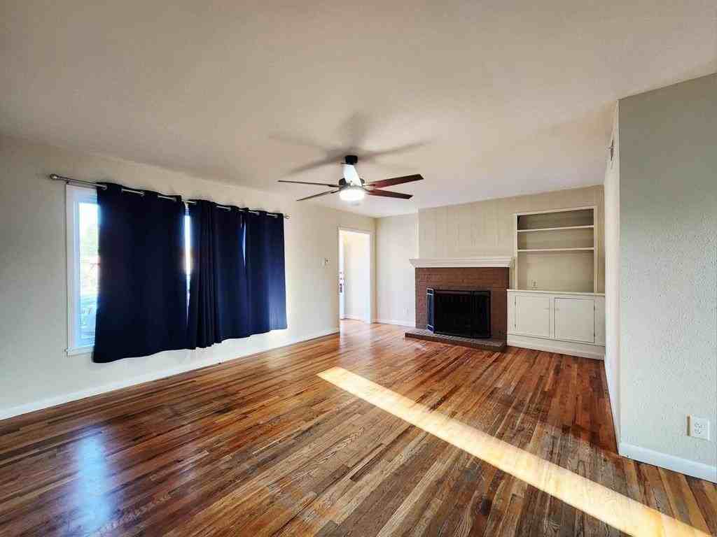 1106 N Carrizo St - Photo 2 of 8