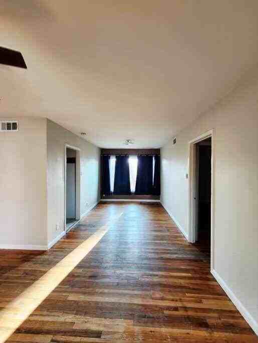 1106 N Carrizo St - Photo 3 of 8