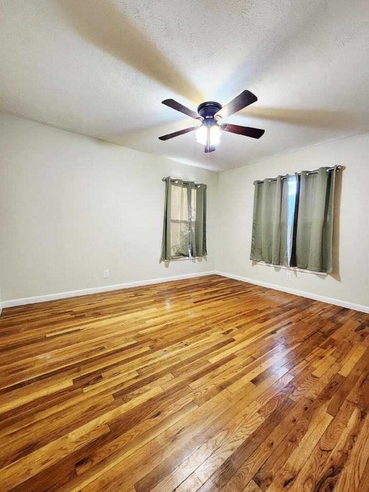 1106 N Carrizo St - Photo 5 of 8