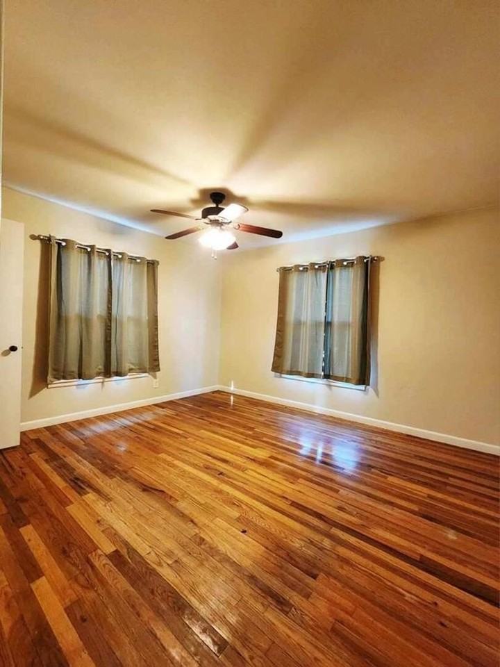 1106 N Carrizo St - Photo 7 of 8