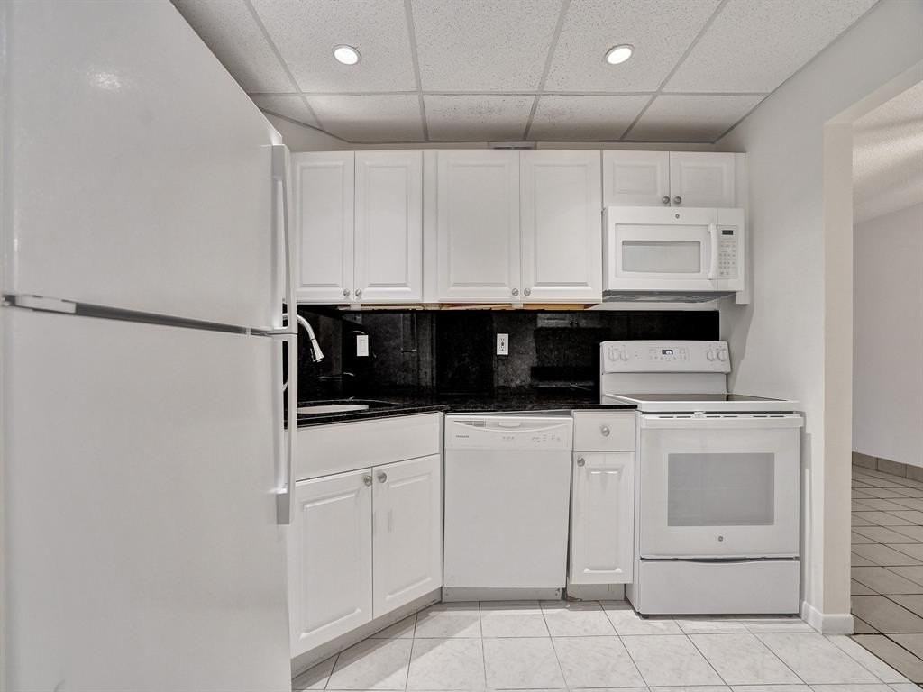 3115 Oakland Shores Drive #E110 - Photo 3 of 46