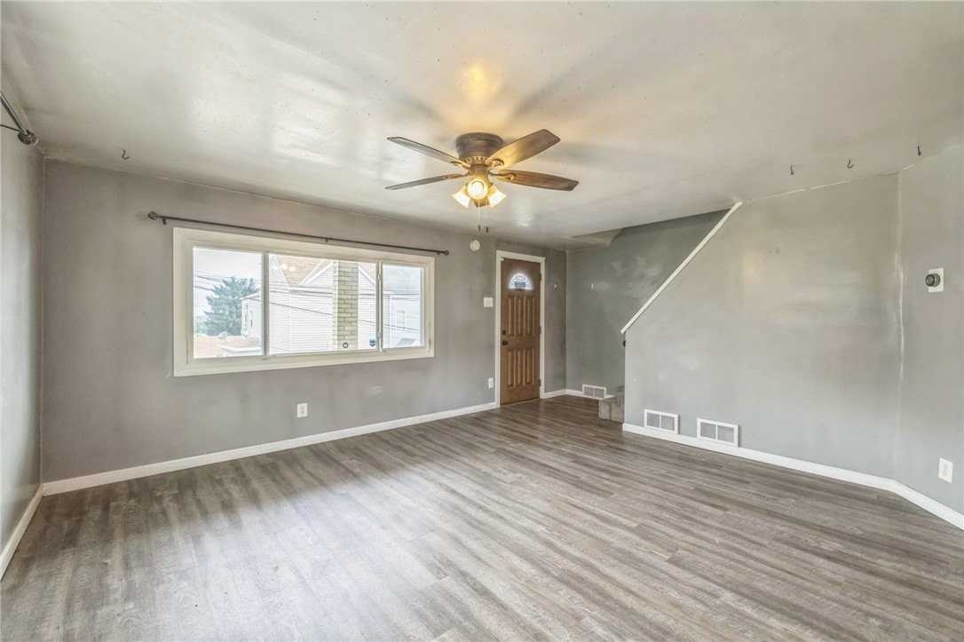 2318 Eccles St - Photo 2 of 20