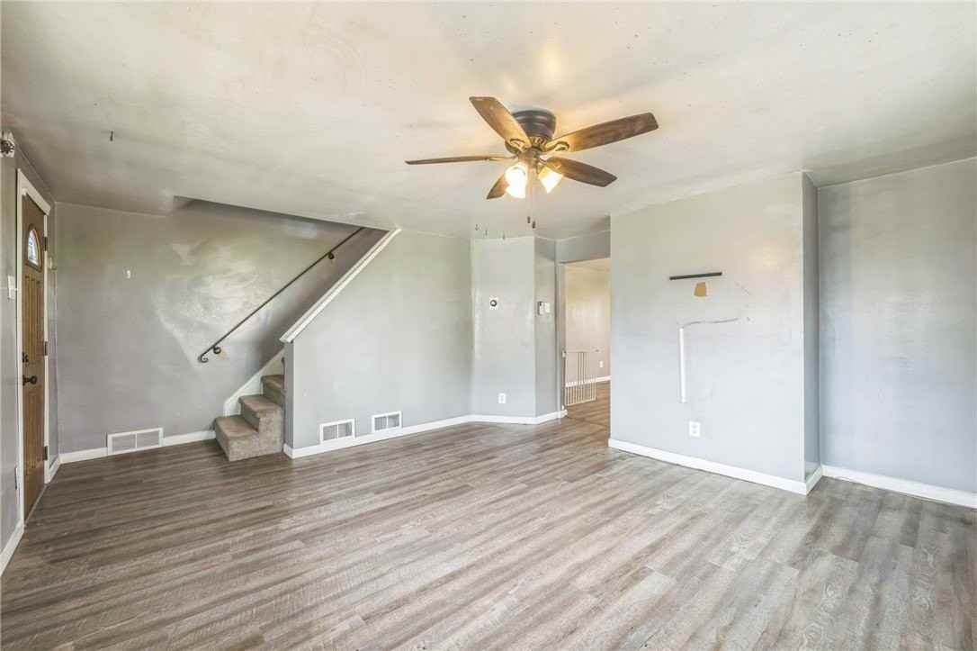 2318 Eccles St - Photo 3 of 20