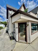 featured image of 817 Prescott St #A