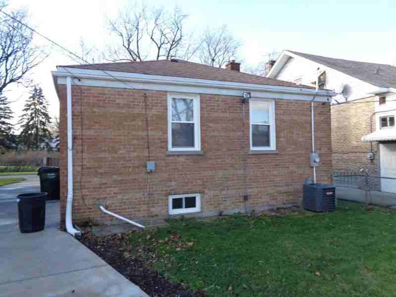 251 Marshall Ave - Photo 3 of 15