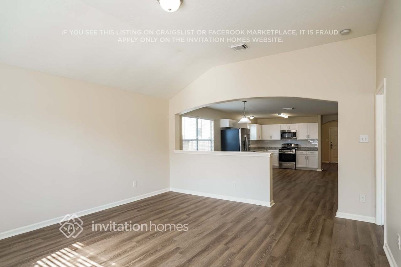 8583 Chaletford Dr - Photo 6 of 17