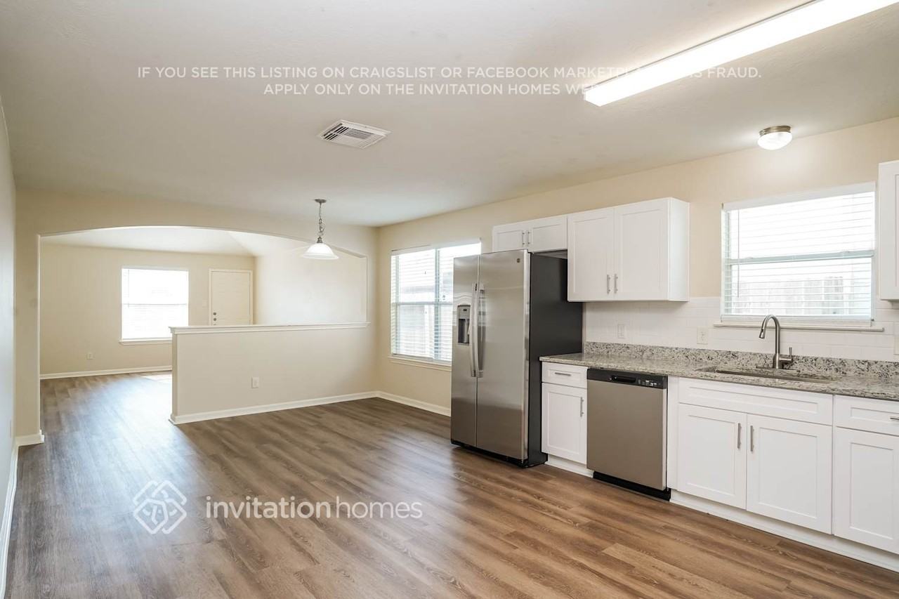 8583 Chaletford Dr - Photo 7 of 17