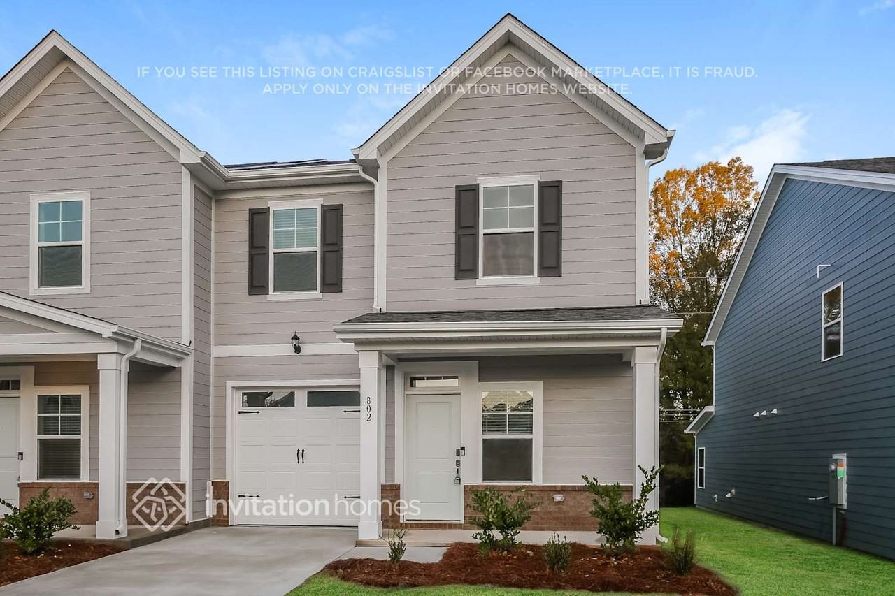 802 Stewarts Creek Dr - Photo 2 of 15