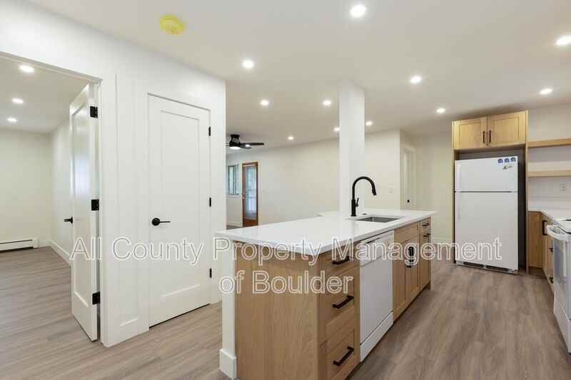 948 North Street #16 - Photo 6 of 24