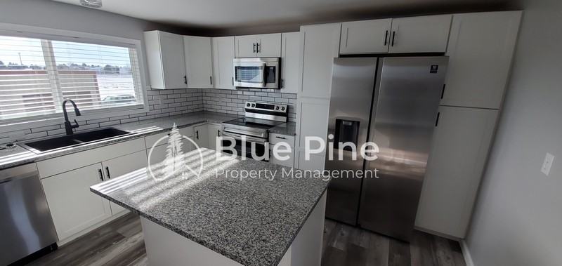 2348 Stace St #2 - Photo 6 of 11
