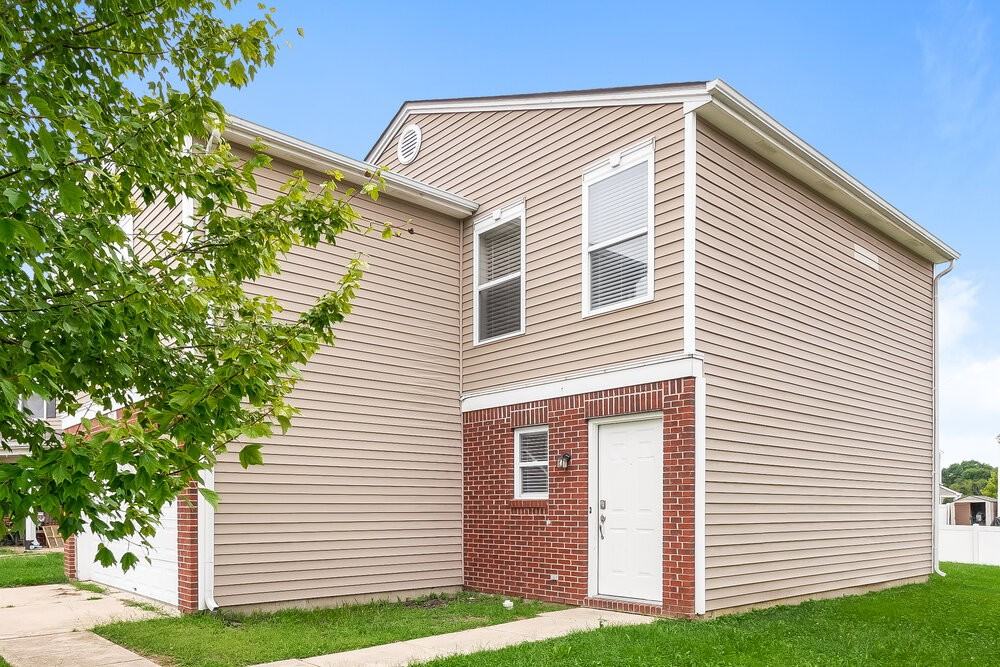 708 Adagio Dr - Photo 4 of 17