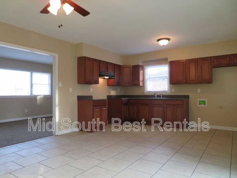 4563 Windward Dr - Photo 3 of 8