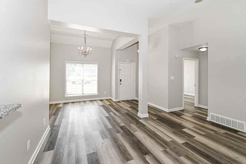 10594 Wyckford Dr - Photo 3 of 16