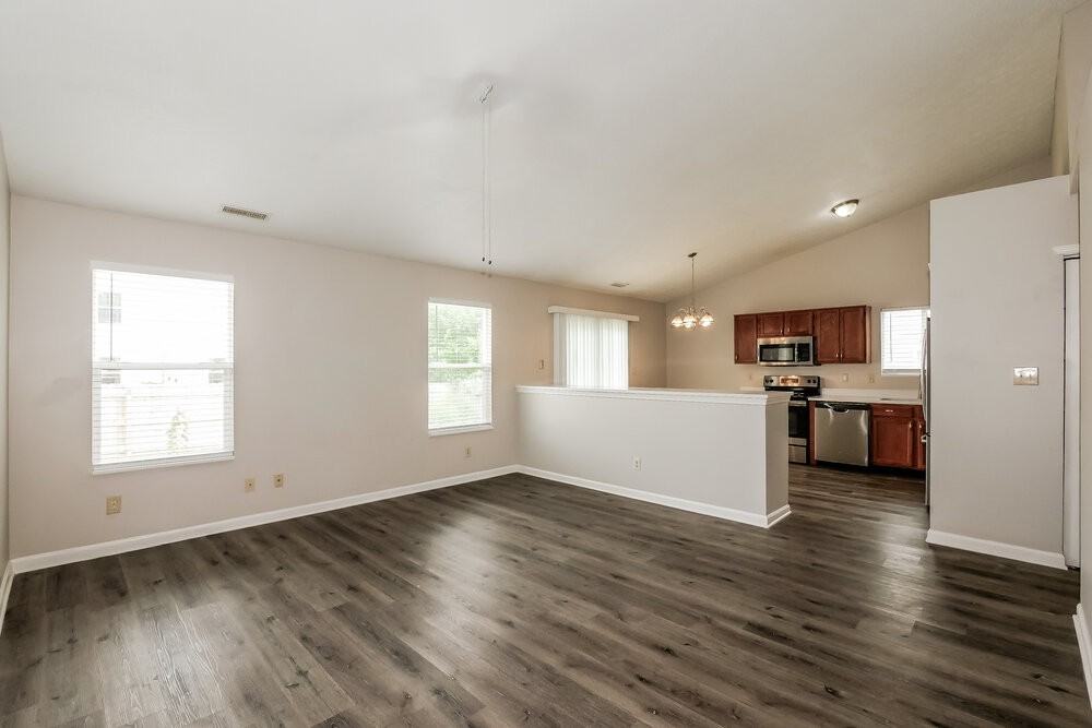 10708 Tanbark Dr - Photo 4 of 16
