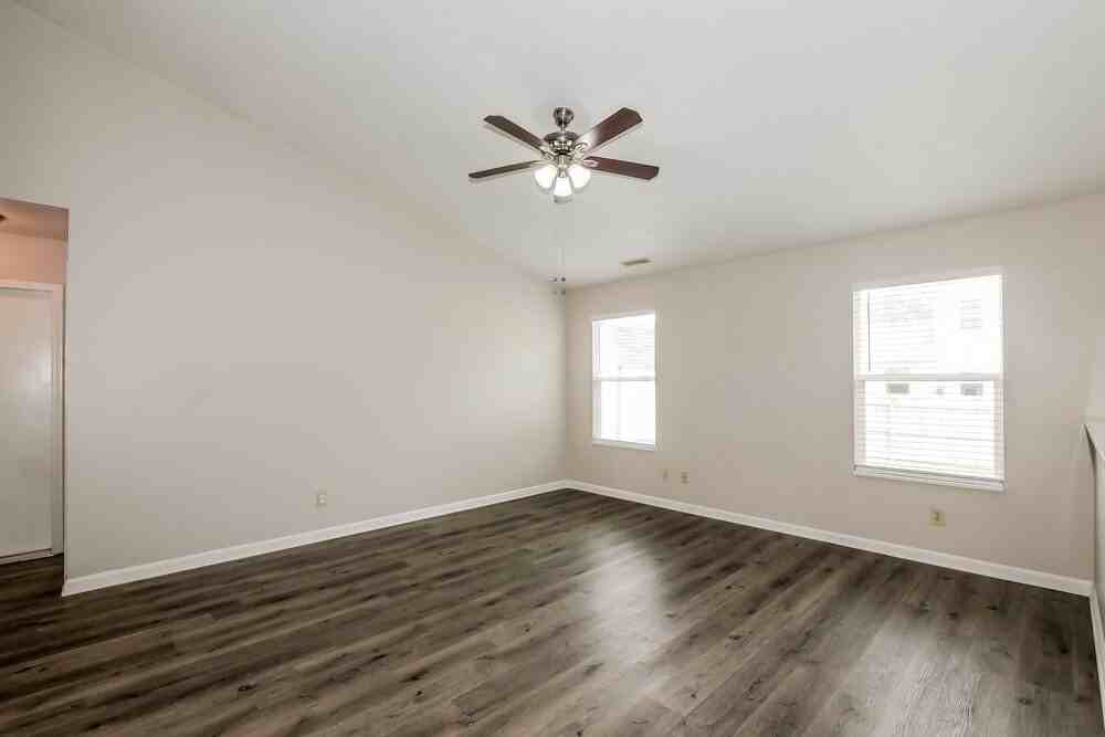 10708 Tanbark Dr - Photo 6 of 16