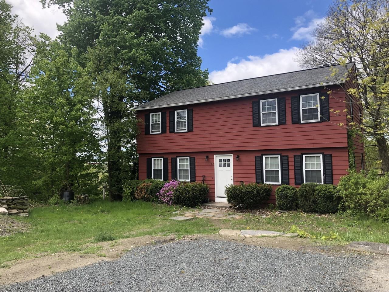 87 S Silver Ln