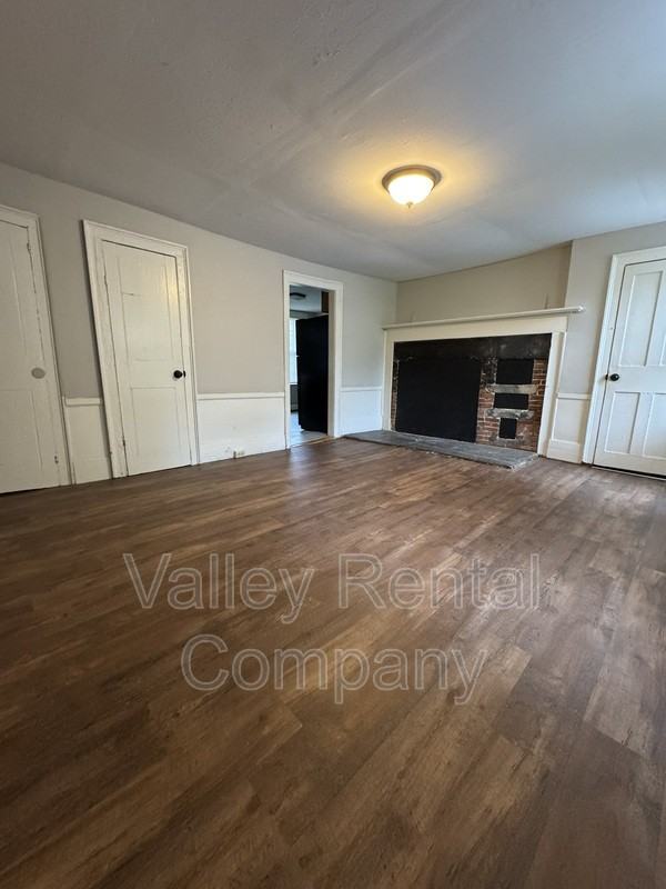 130 West St - Photo 3 of 15