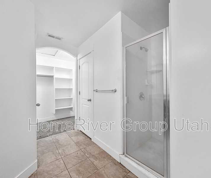 910 Sw - Photo 3 of 22