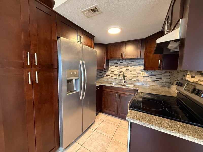 605 92nd Avenue North - Photo 3 of 10