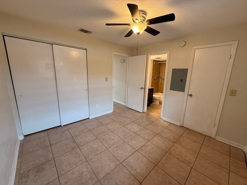 605 92nd Avenue North - Photo 5 of 10