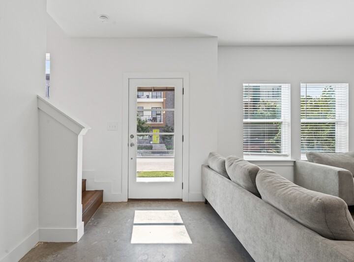 3150 Lubbock Ave - Photo 2 of 16