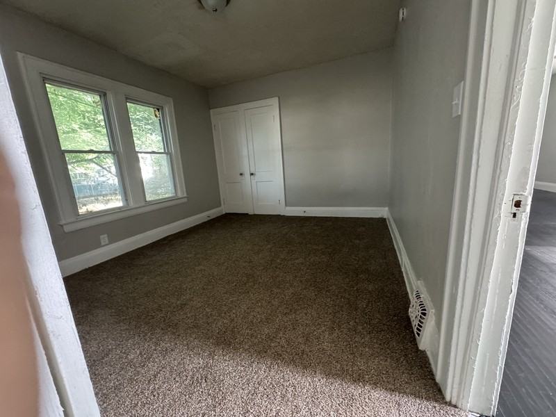 1 Yale Ave - Photo 5 of 7