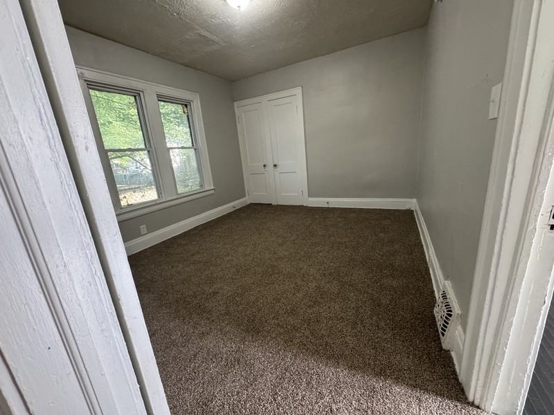 1 Yale Ave - Photo 6 of 7