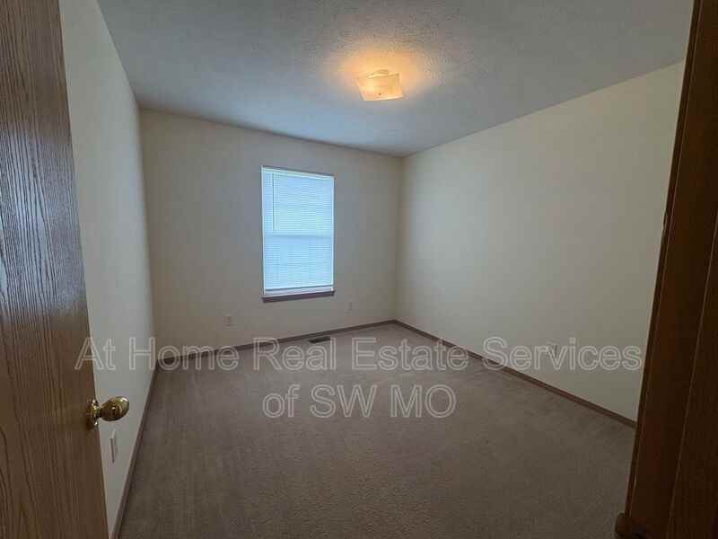 4440 W La Siesta St - Photo 7 of 8