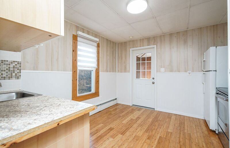 146 Allen St #2 - Photo 4 of 10