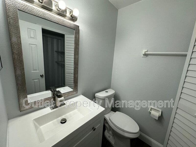 6291 Arlington Ct #215 - Photo 3 of 17