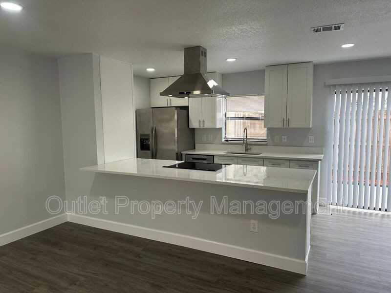 6291 Arlington Ct #215 - Photo 4 of 17