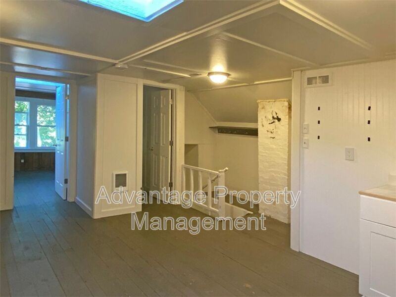 240 Northwest 9th Street #04 - Photo 3 of 19