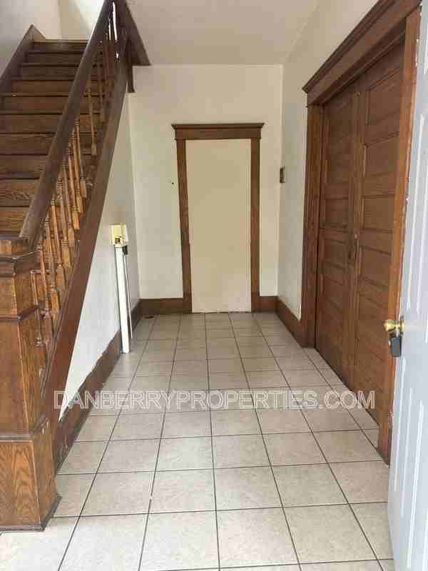 428 S Main St - Photo 2 of 15