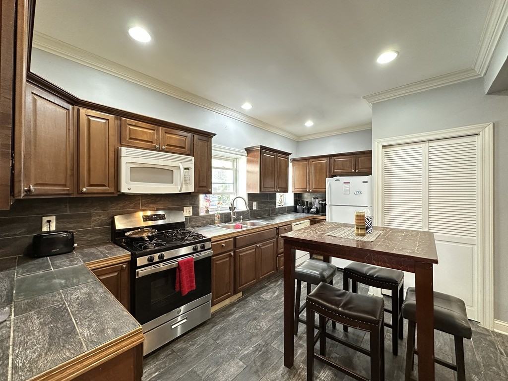 6424 North Magnolia Avenue #1 - Photo 3 of 21