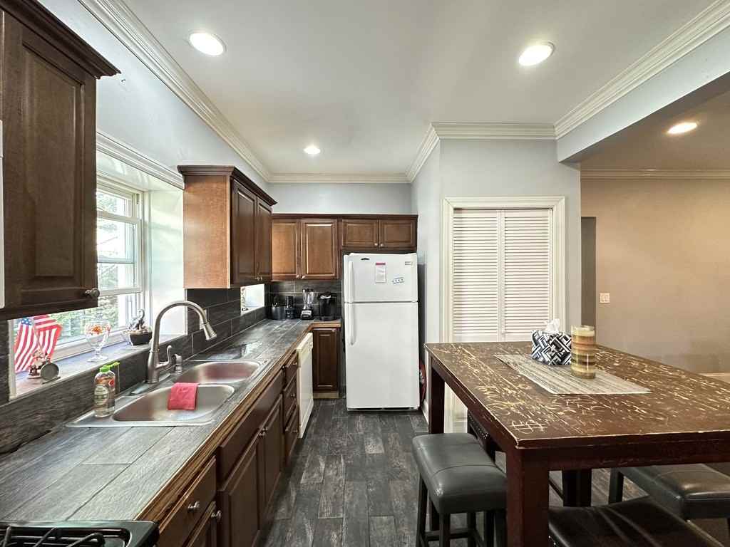 6424 North Magnolia Avenue #1 - Photo 4 of 21