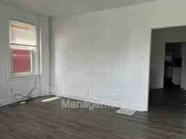 featured image of 119 E Scull St