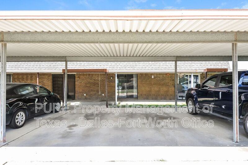 1128 Highbush Dr - Photo 4 of 21