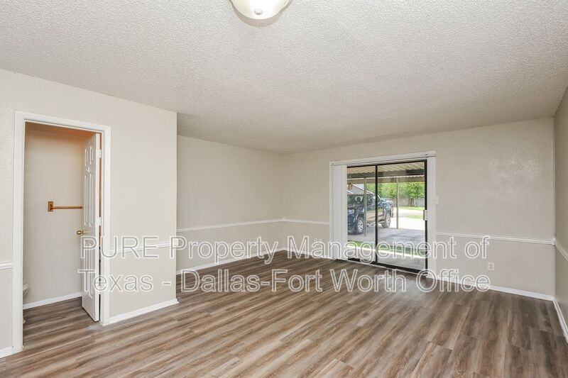 1128 Highbush Dr - Photo 7 of 21