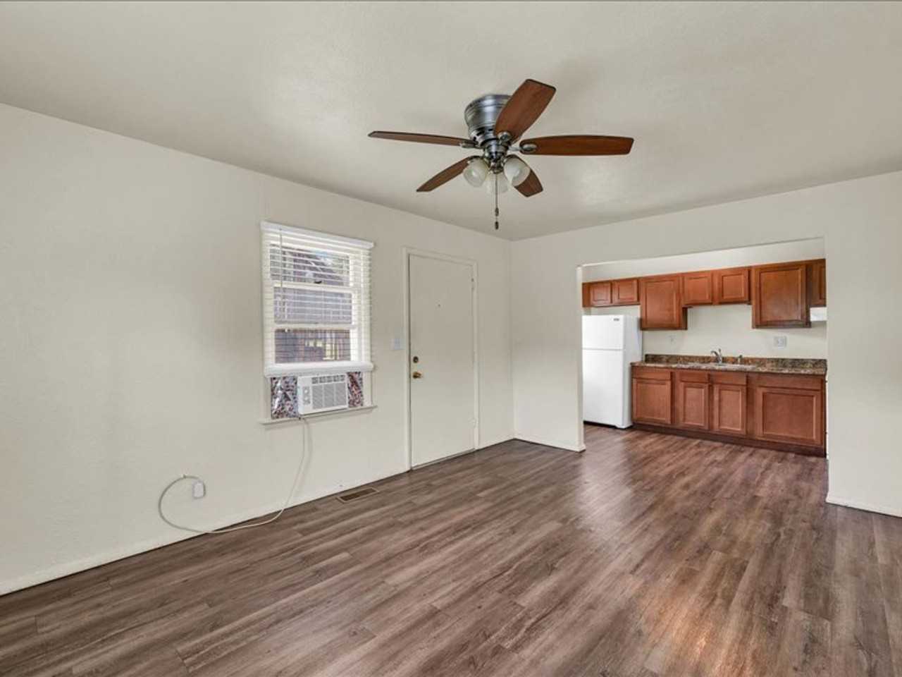 2214 Peirce St - Photo 6 of 12