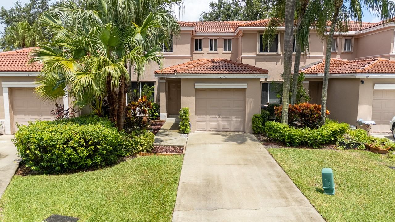 1705 Southwest 110th Terrace - Photo 2 of 44