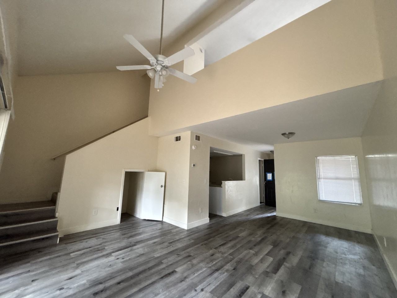 6811 Southwest 5th Place - Photo 2 of 5