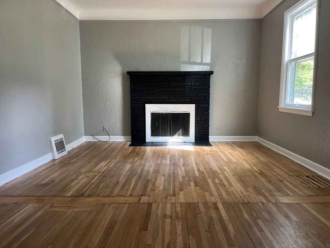 3743 Newton Ave N - Photo 2 of 6