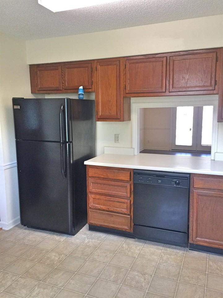 404 Eagle Brook Drive - Photo 6 of 20