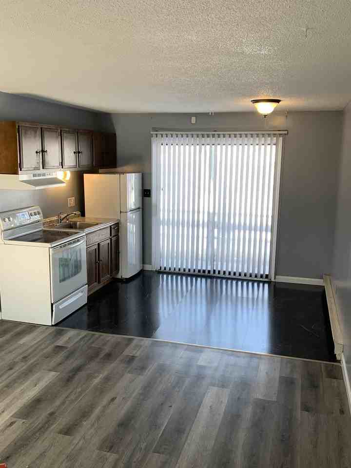 1004 South College Street - Photo 2 of 10