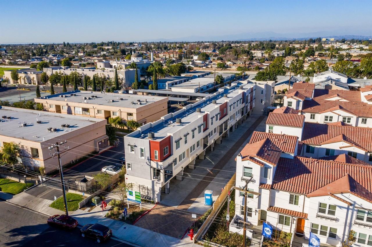 Green Garden Apartments - Photo 3 of 10