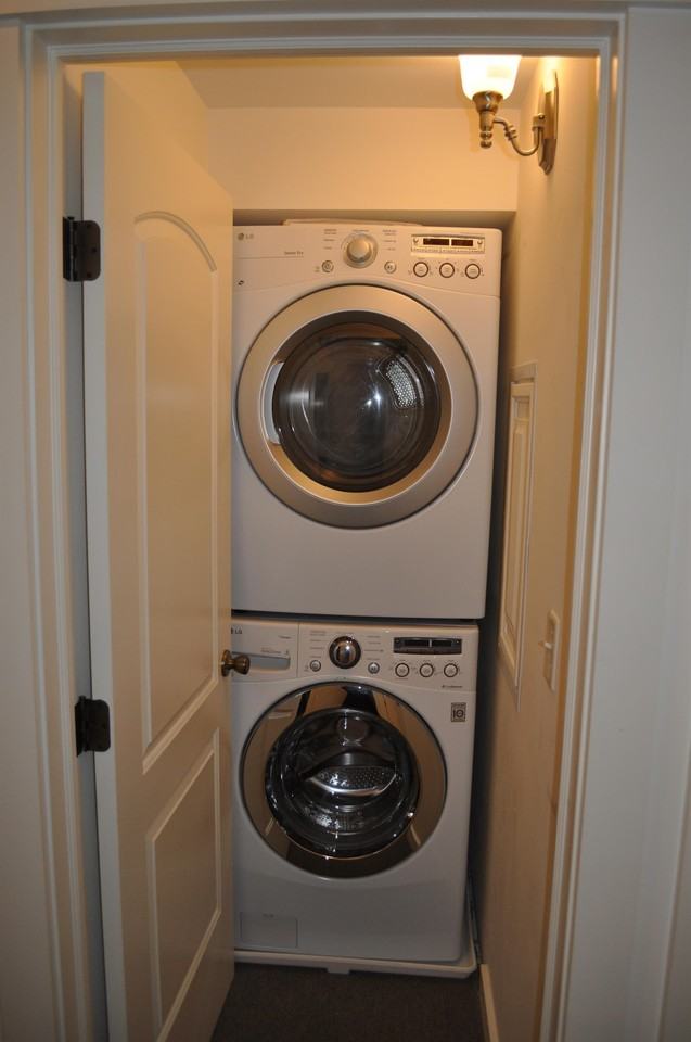 203 Williams Street - Photo 5 of 50